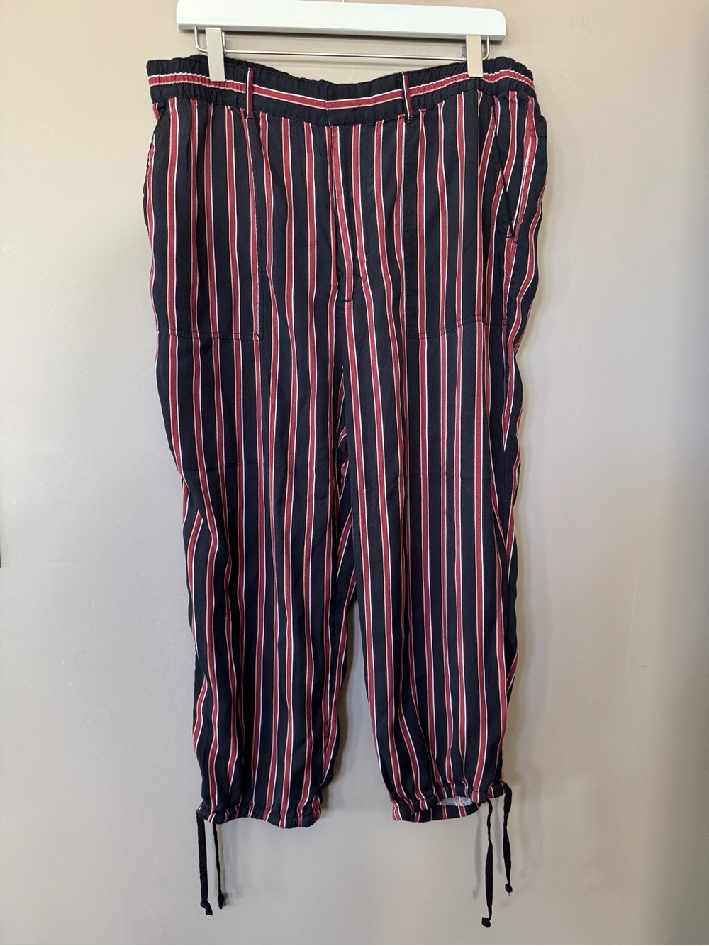 NWOT Anthropologie | Cropped Balloon Trousers in Black and Red Stripe